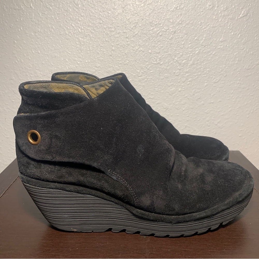 FLY London Size 40 Yebi Wedge Heel Ankle Boots Ruched Suede Black Tie Detail 9.5